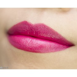 روج ابليفيد كريمي ميلي سيرس من ماك MAC amplified creme lipstick rouge a levres viva glam miley cyrus